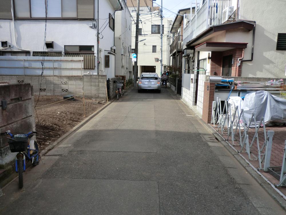 Local appearance photo. Local (12 May 2013) Shooting