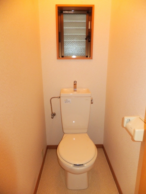 Toilet. Toilet ・ It is with window