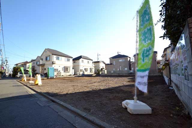 Local photos, including front road. Local (12 May 2013) Shooting