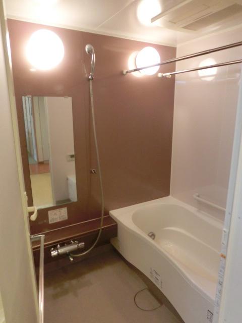 Bathroom. Is Otobasu system of 1 pyeong type of room. Bathroom heating ventilation dryer is of course Reheating, Hot water plus, Such as bell, It is well-equipped. Room (August 2013) Shooting
