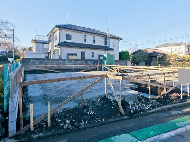 Local photos, including front road. Local (12 May 2013) Shooting