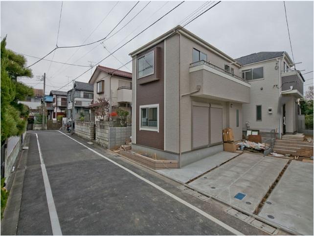 Local photos, including front road. 1 Building Local appearance photo