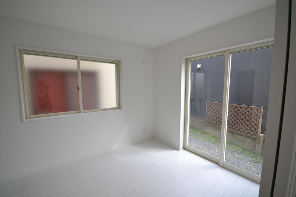 Non-living room. Indoor (11 May 2013) Shooting