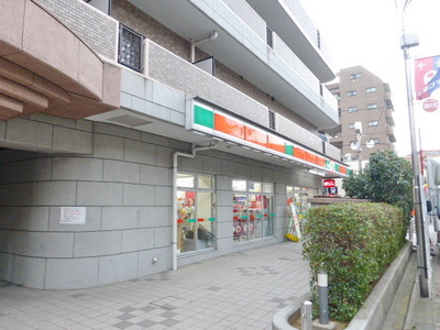 Convenience store. Famima up (convenience store) 420m