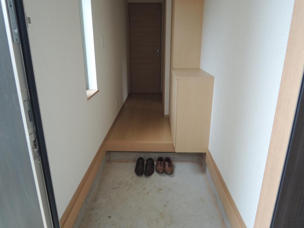 Entrance. Local (12 May 2013) Shooting