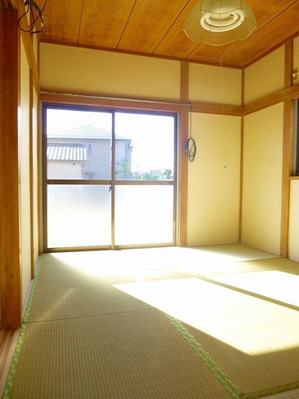 Living and room.  ◆ Japanese-style room is facing the two rooms both south ◆