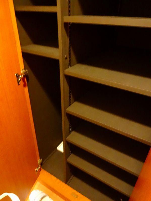 Receipt. Footwear purse