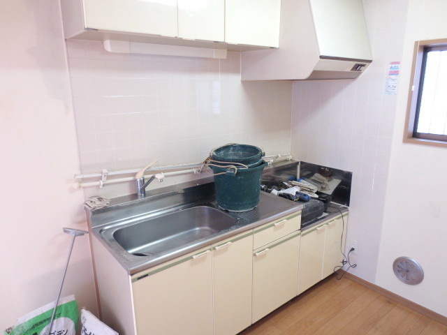 Kitchen. It is in clean cleaning.