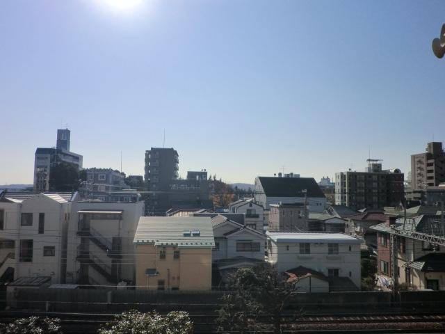 View photos from the dwelling unit. View from the site (December 2013) Shooting