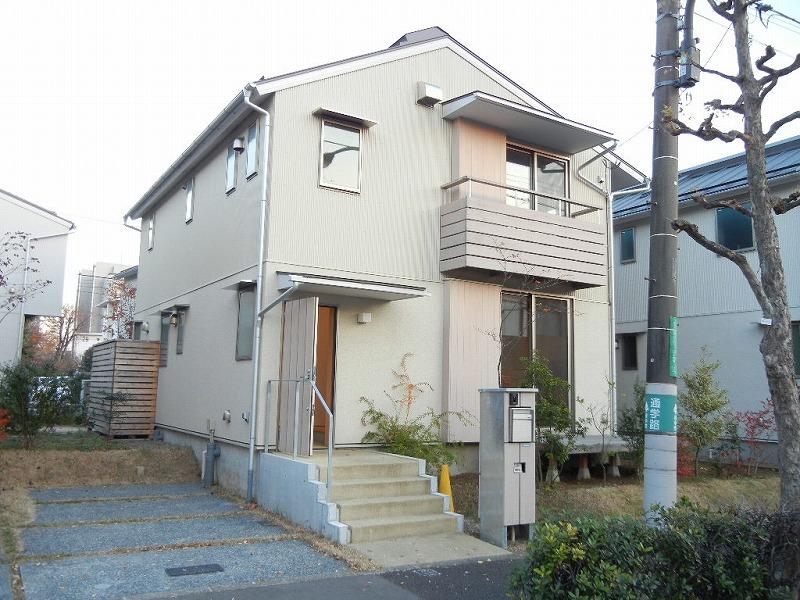 Local appearance photo. 7 Building