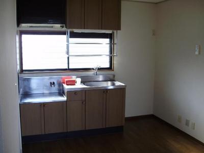 Kitchen.  ◆ Stove-mounted kitchen ◆