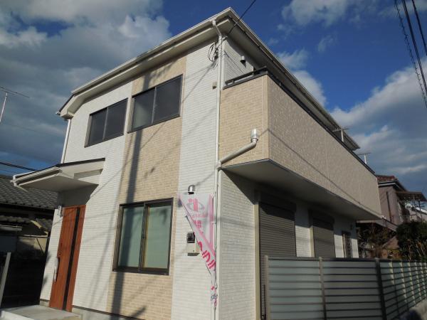 Local appearance photo. Sunny