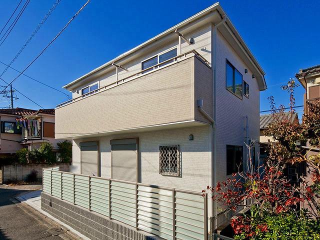 Local appearance photo. Local (11 May 2013) Shooting