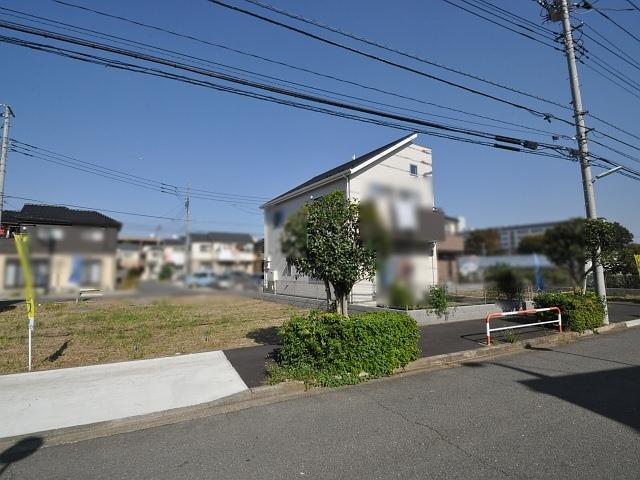 Local photos, including front road. Shiraitodai 3-chome local landscape