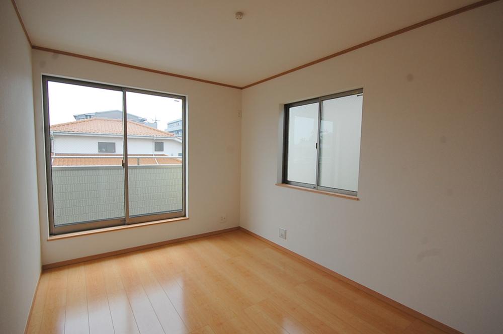 Non-living room. Local (10 May 2013) Shooting