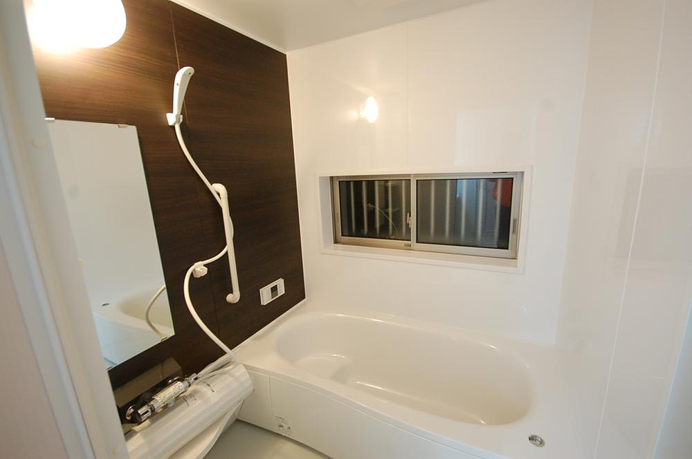 Bathroom. Local (10 May 2013) Shooting