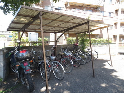 Other common areas. It is a roof with bicycle parking. 