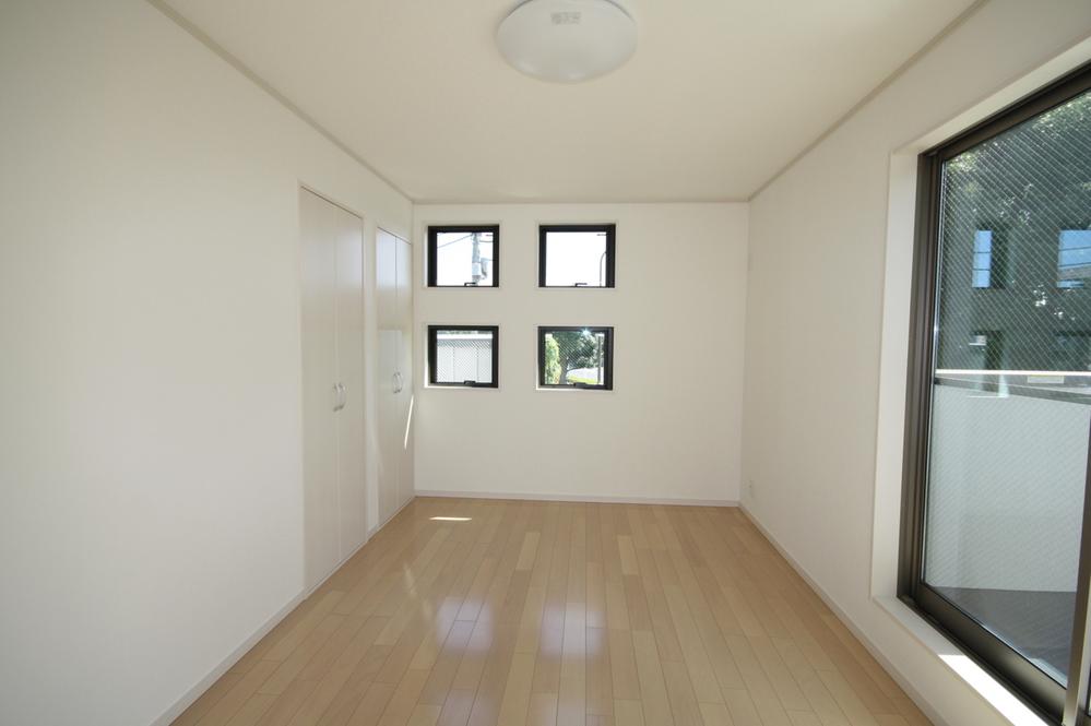 Non-living room. Local (September 2013) Shooting