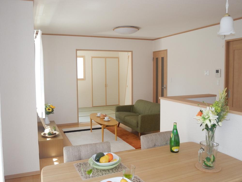 Same specifications photos (living). ( Building) same specification