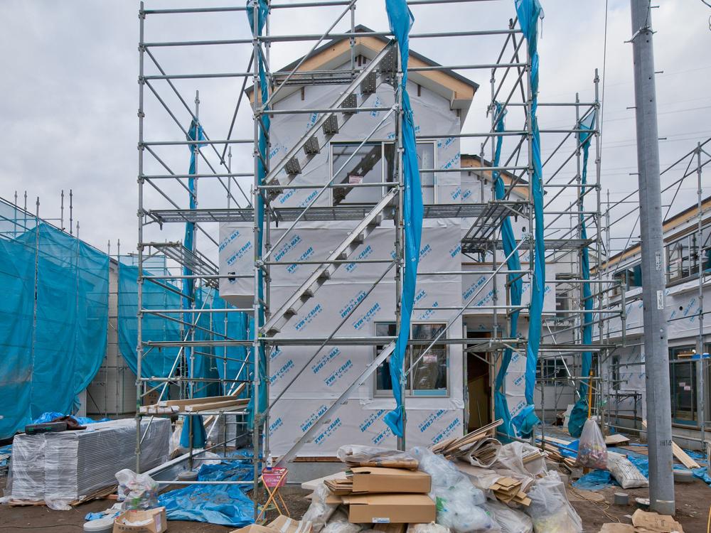 Local photos, including front road. Local (12 May 2013) Shooting