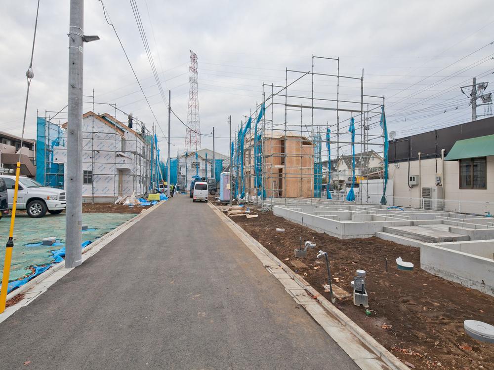 Local photos, including front road. Local (12 May 2013) Shooting