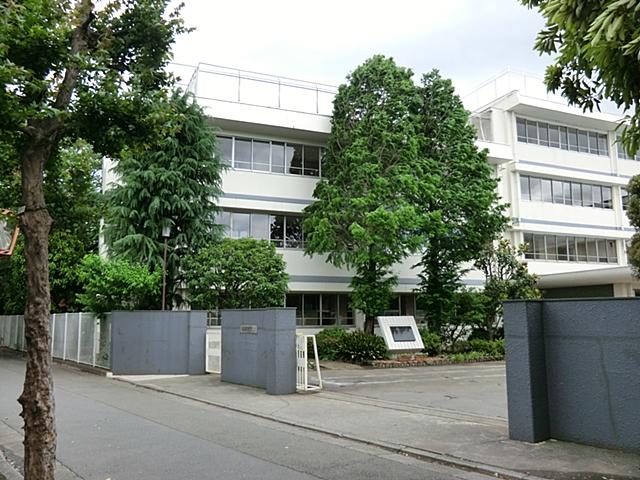 Primary school. 937m to Fuchu Municipal Yotsuya Elementary School