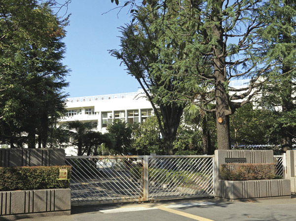Surrounding environment. Fuchu first elementary school (about 210m / A 3-minute walk)