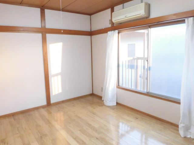 Kitchen. It has become to build, such as a hallway to the living room. 