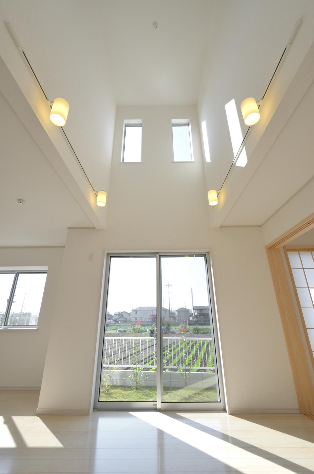 Same specifications photos (Other introspection). A feeling of opening a lot of blow-by (same specifications)