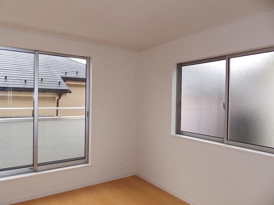 Non-living room. Indoor (10 May 2013) Shooting