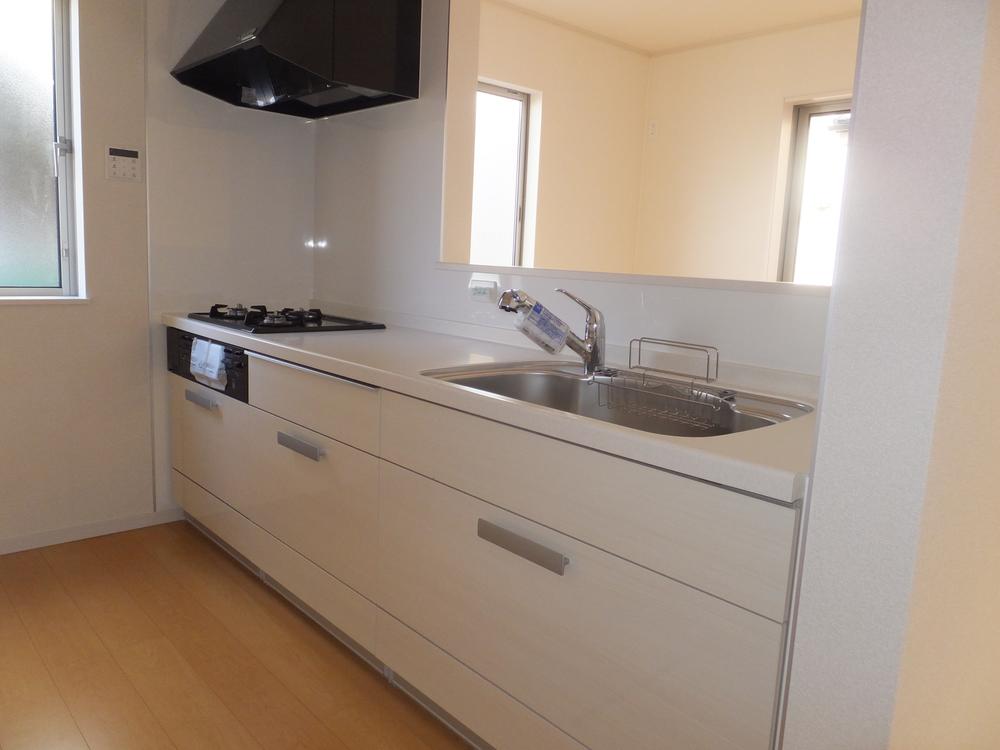 Kitchen. Indoor (10 May 2013) Shooting