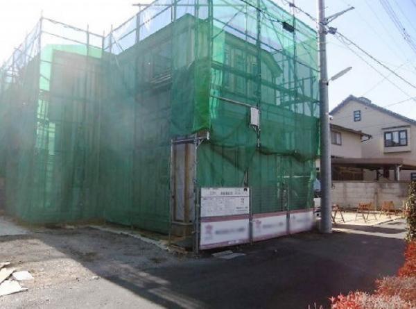 Local photos, including front road. Under construction