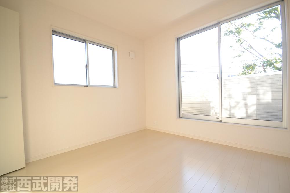 Non-living room. Western-style 6.28 Pledge With closet