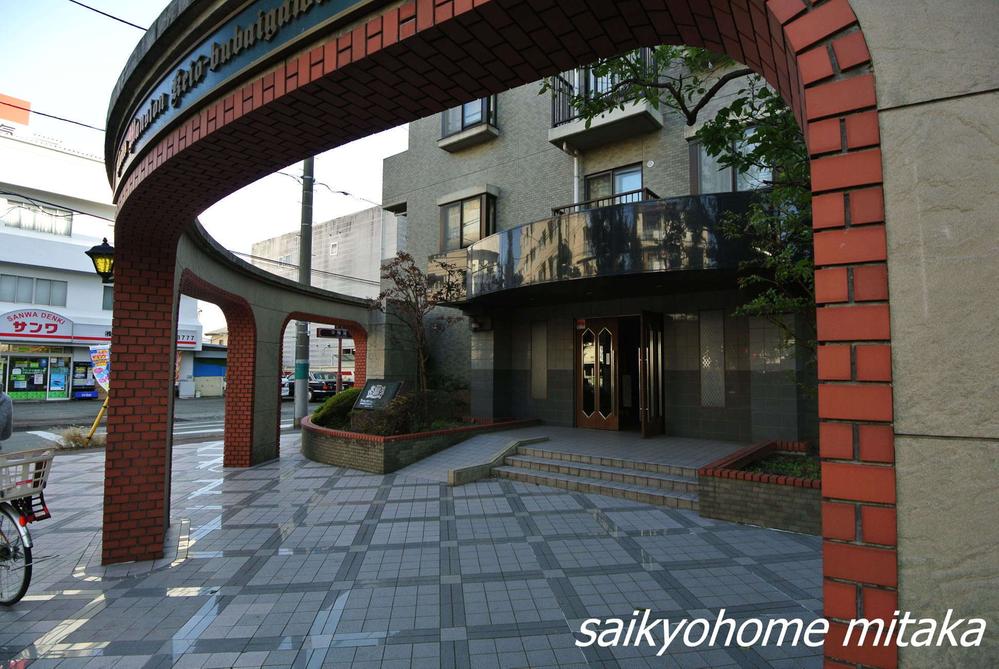 Local appearance photo. local