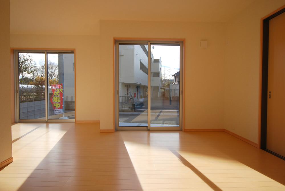 Living. Local (2013 December shooting)