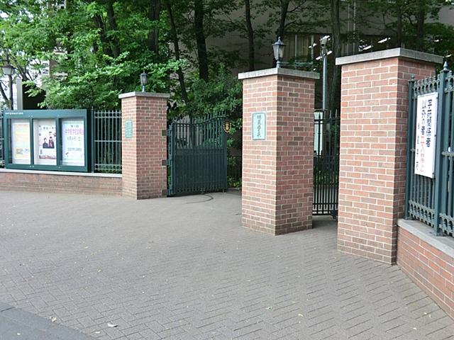 Primary school. 1191m to the private star elementary school