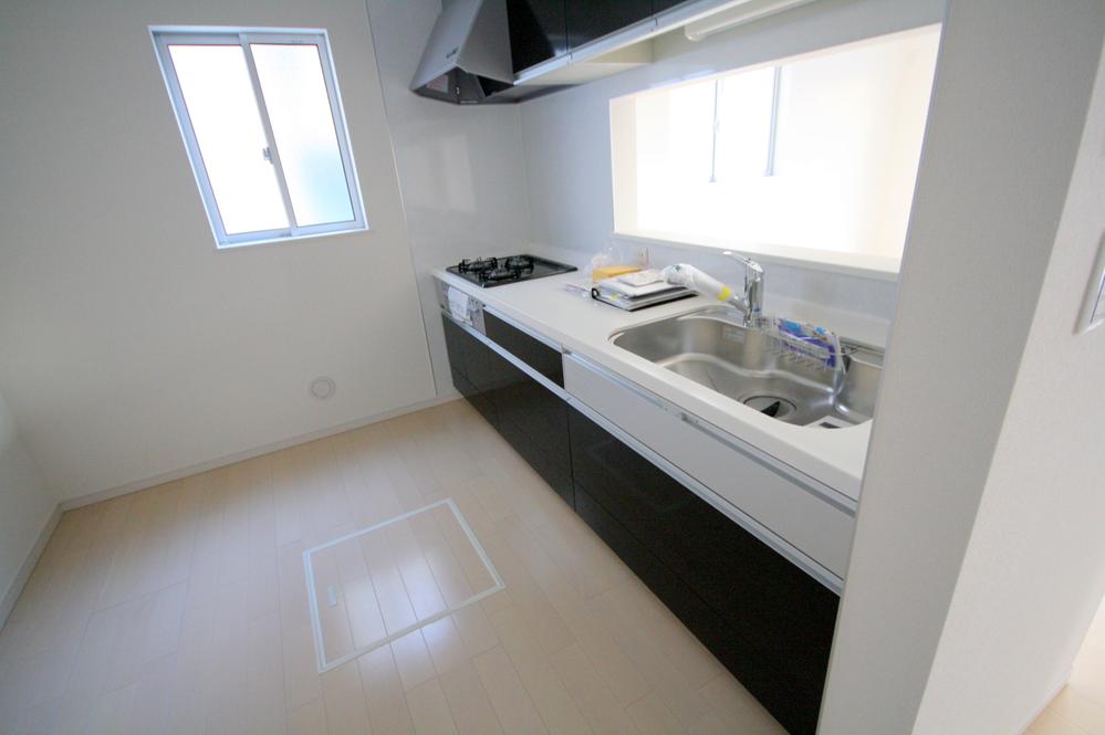 Kitchen. Local (2013 November shooting)