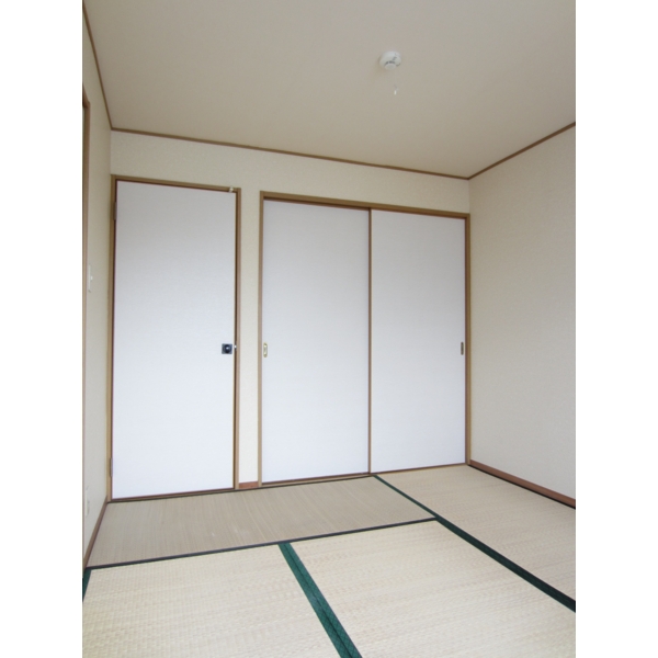Other room space. Air conditioning new installation! Western style room ・ There each air-conditioned one on the Japanese-style room