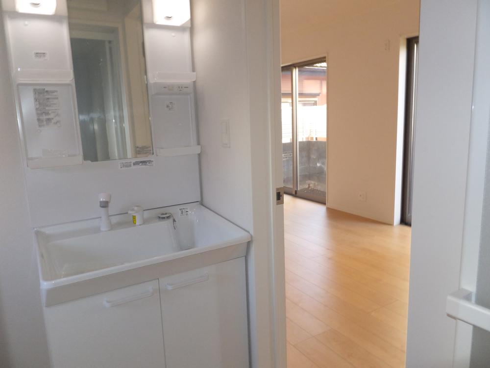 Wash basin, toilet. Local (11 May 2013) Shooting