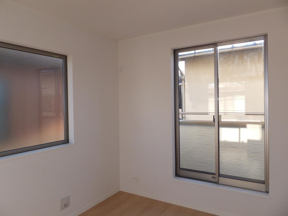 Non-living room. Local (12 May 2013) Shooting