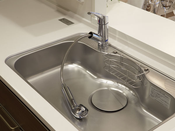 Kitchen.  [Water purifier integrated faucet] In cartridge built-in type, Sink around is neat. A compact head and a flexible hose, Pot or large pot, etc., It is also useful when you pour the water purification outside of the sink.