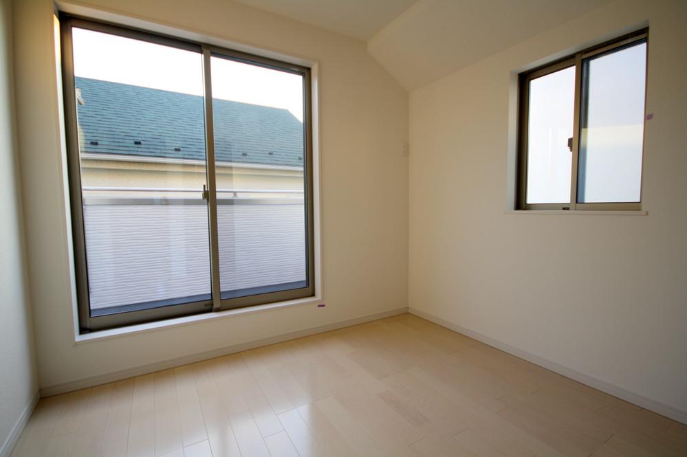 Non-living room. Local (11 May 2013) Shooting