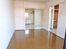 Living and room. It is equipped each room storage