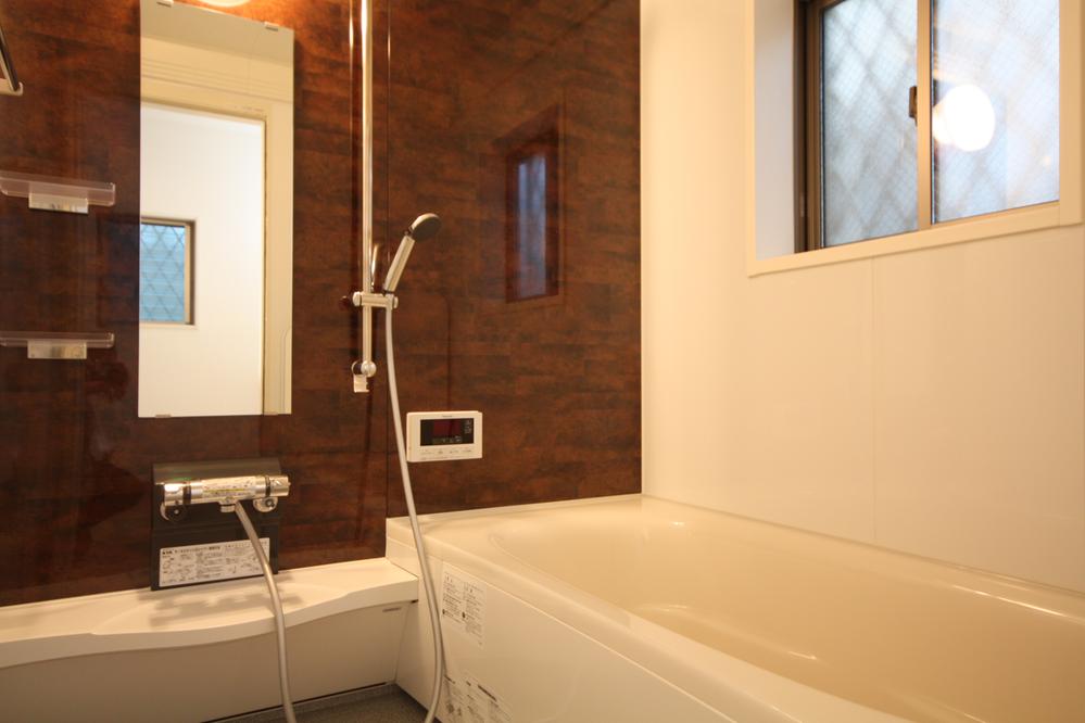 Bathroom. Indoor (11 May 2011) Shooting