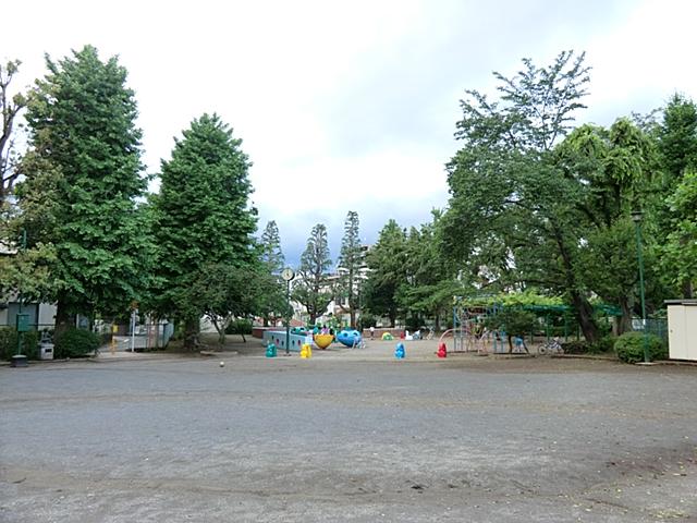 park. 864m to Miyoshi-cho Park