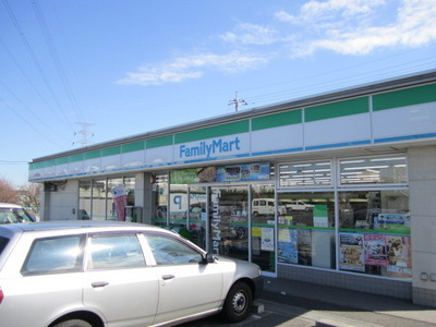 Convenience store. 221m to Family Mart (convenience store)