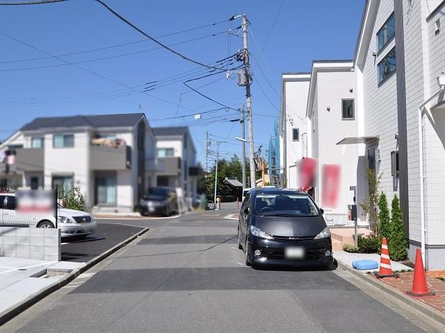 Local photos, including front road. Fuchu Yotsuya 2-chome, contact road situation
