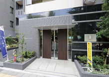In <Rashure Fuchu>, We published a building in the model room at the local. If you get your coming from "Fuchu" station walk 4 minutes, Out to Zelkova tree-lined street, Please proceed to the north. And turn the "one-chome Kotobukimachi" intersection to the left, Soon local. But before the Fuchu first elementary school in the eye. When coming by car, On-site parking is available. We look forward to seeing you everyone.