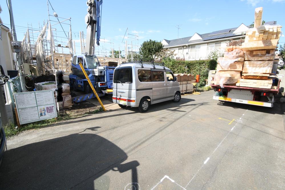 Local photos, including front road. Local (10 May 2013) Shooting