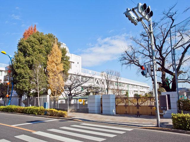 Junior high school. 1300m to Fuchu Municipal Fuchu first junior high school